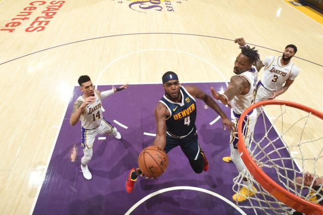 考察球员与 考察球员与